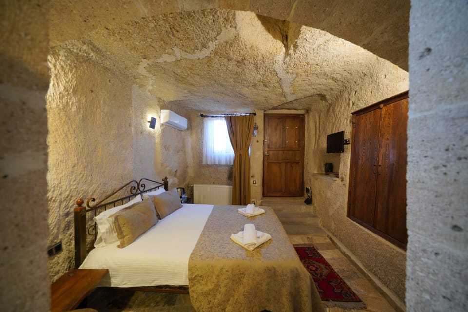 Double Cave Room | Minibar, desk, soundproofing, free WiFi