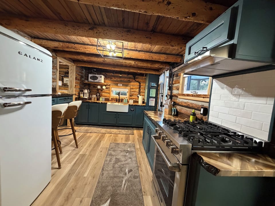 Kitchen overview.