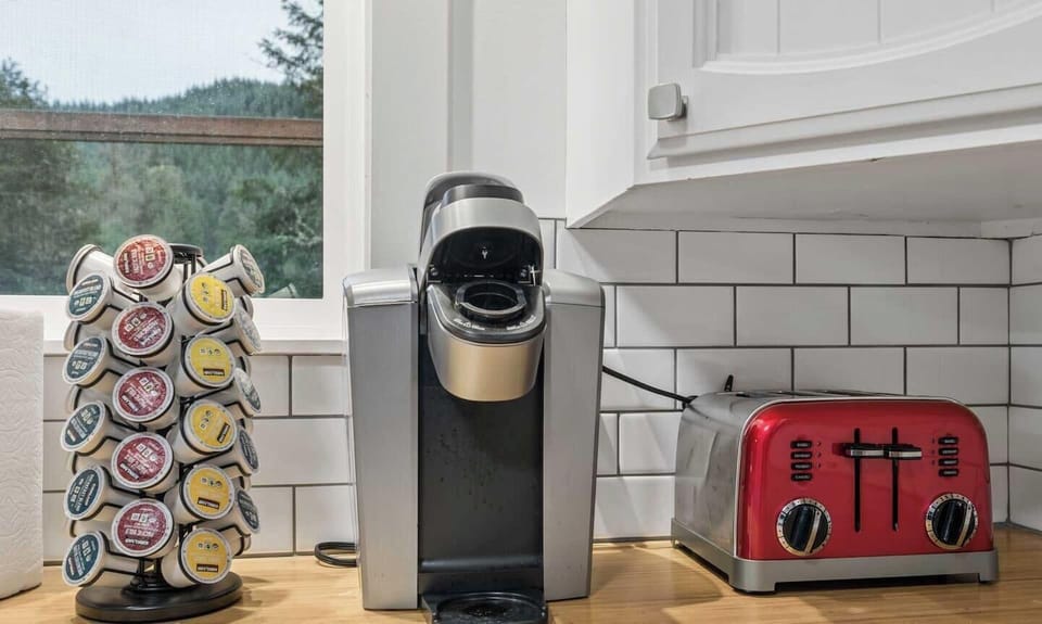 Kitchen - Coffee machine, toaster