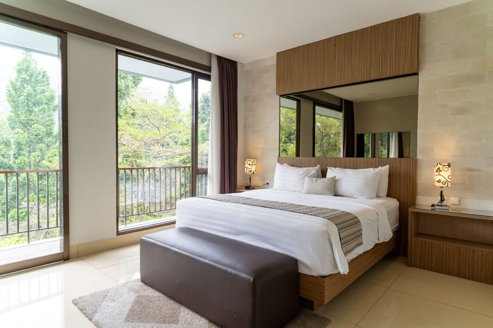 Executive Villa, 5 Bedrooms, Hill View | Living area | LED TV, DVD player