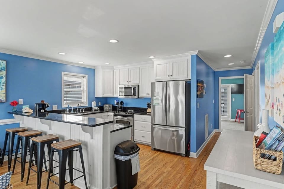 Spacious kitchen with granite countertops