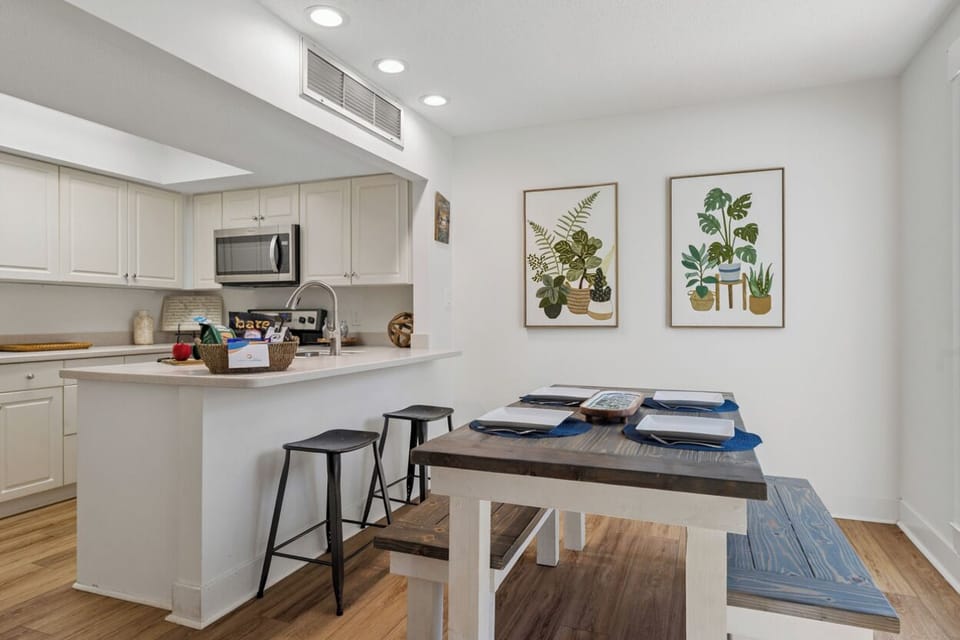 Dining table with seating for 4