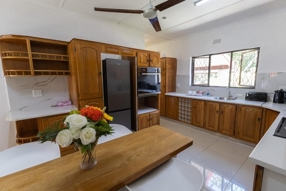 Windsor Place - 4 Bedroom Townhouse (5561)