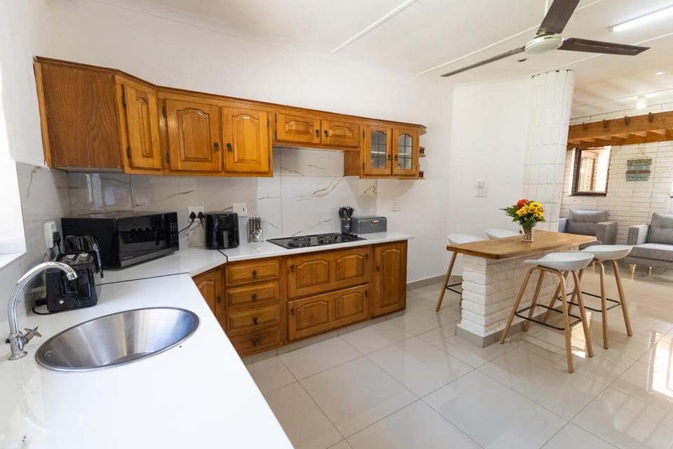 Windsor Place - 4 Bedroom Townhouse (5537)