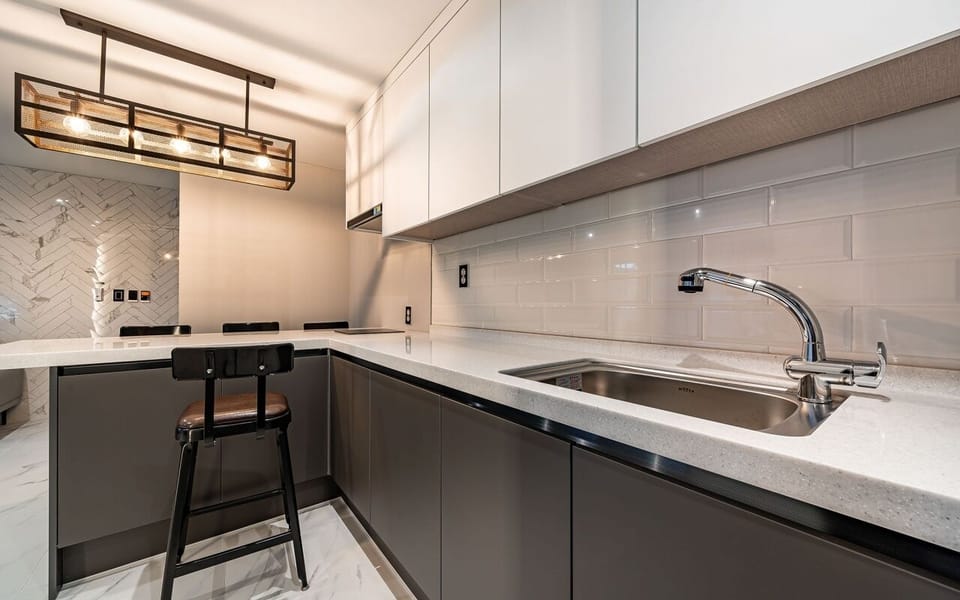 Family Twin Room, Multiple Beds, Kitchen, City View | Private kitchen | Mini-fridge, microwave, electric kettle, dining tables