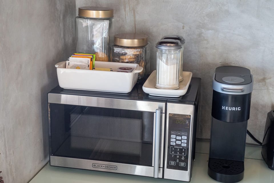 Standard Apartment, Garden View | Private kitchen | Coffee/tea maker