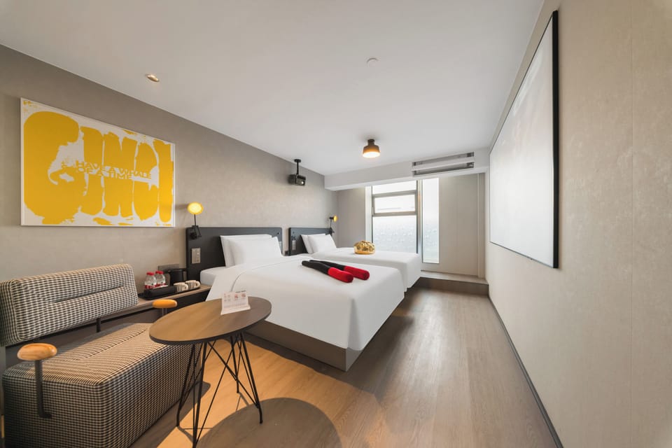 Comfort Double Room | Laptop workspace, free WiFi, bed sheets