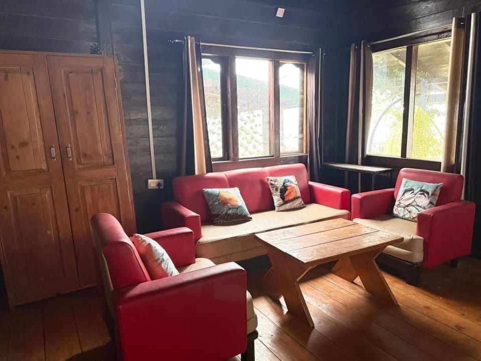 Executive Quadruple Room | Free WiFi