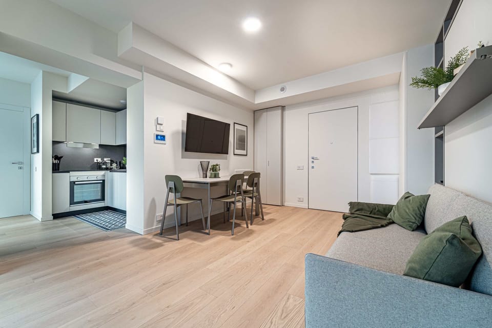 Studio, Terrace | Living area | 32-inch Smart TV with cable channels