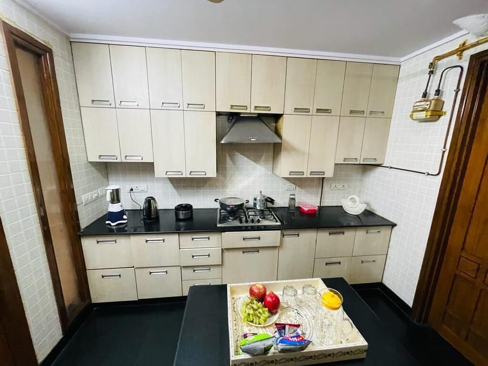 Apartment, Balcony, City View | Private kitchen | Mixer, cookware/dishes/utensils