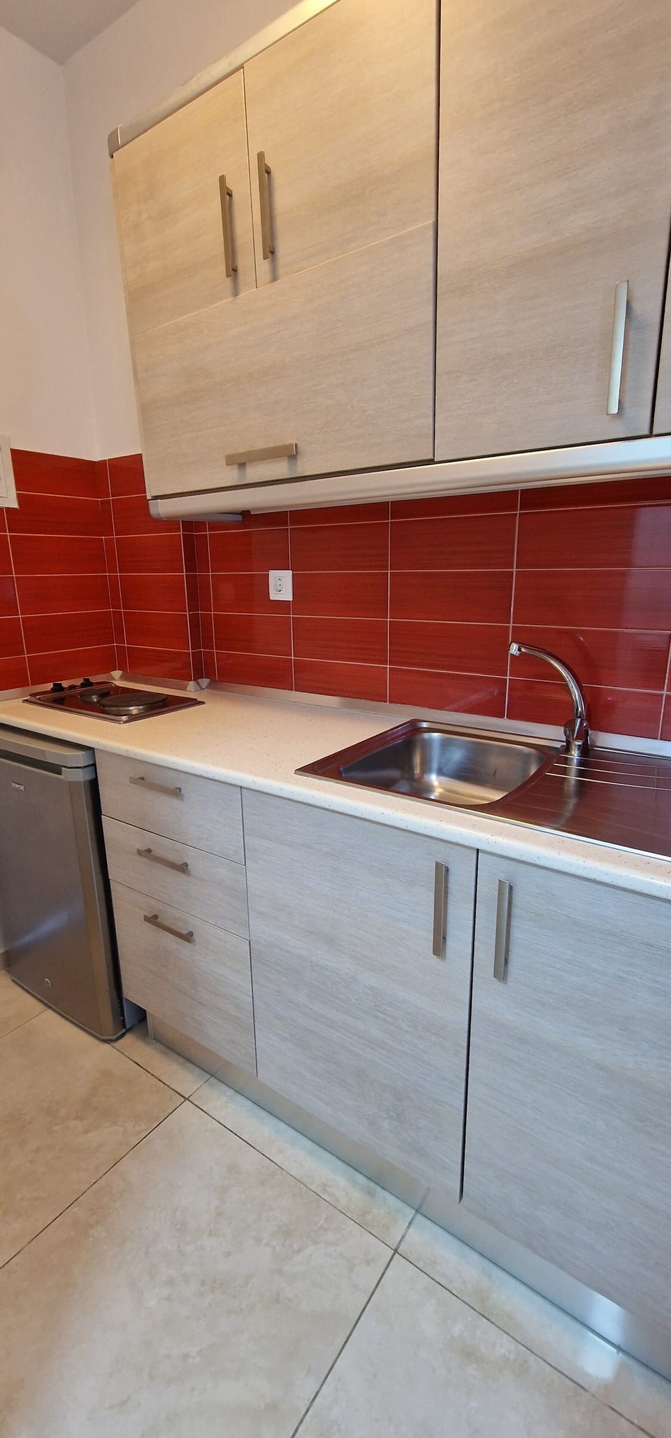 Classic Studio, Pool View | Private kitchen | Mini-fridge, stovetop, electric kettle, cookware/dishes/utensils