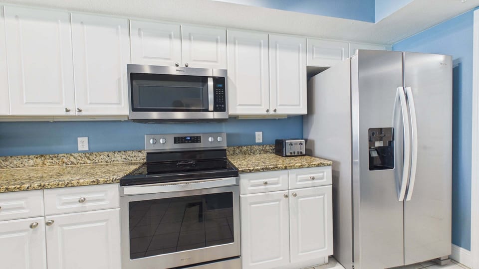 Full fridge for more food storage for your stay
