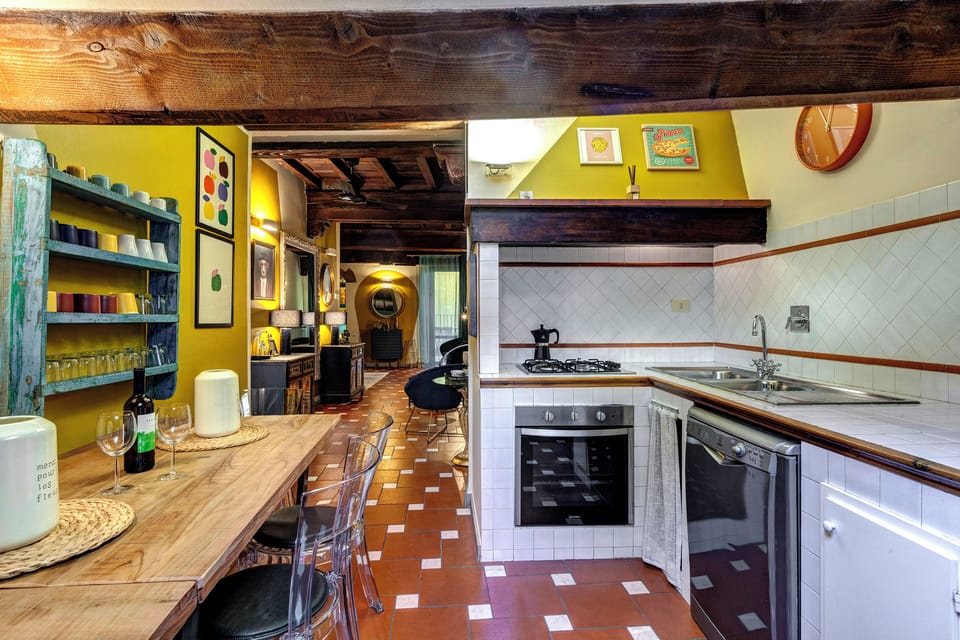 Apartment | Private kitchen | Stovetop, cookware/dishes/utensils