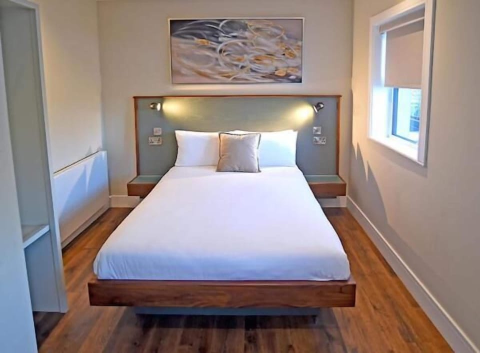Double Room | Iron/ironing board, free WiFi