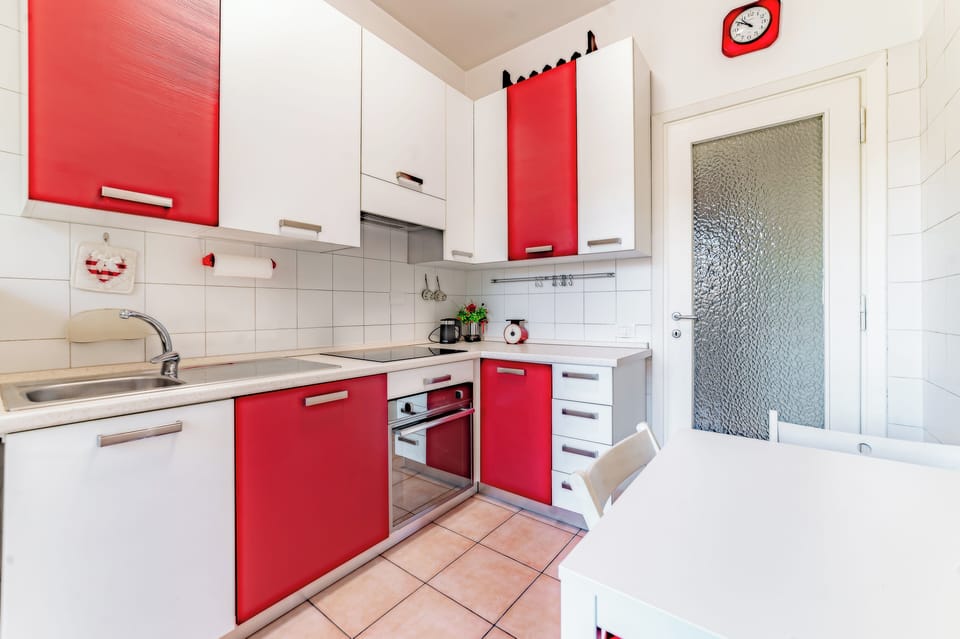 Condo | Private kitchen | Fridge, oven, stovetop, dishwasher