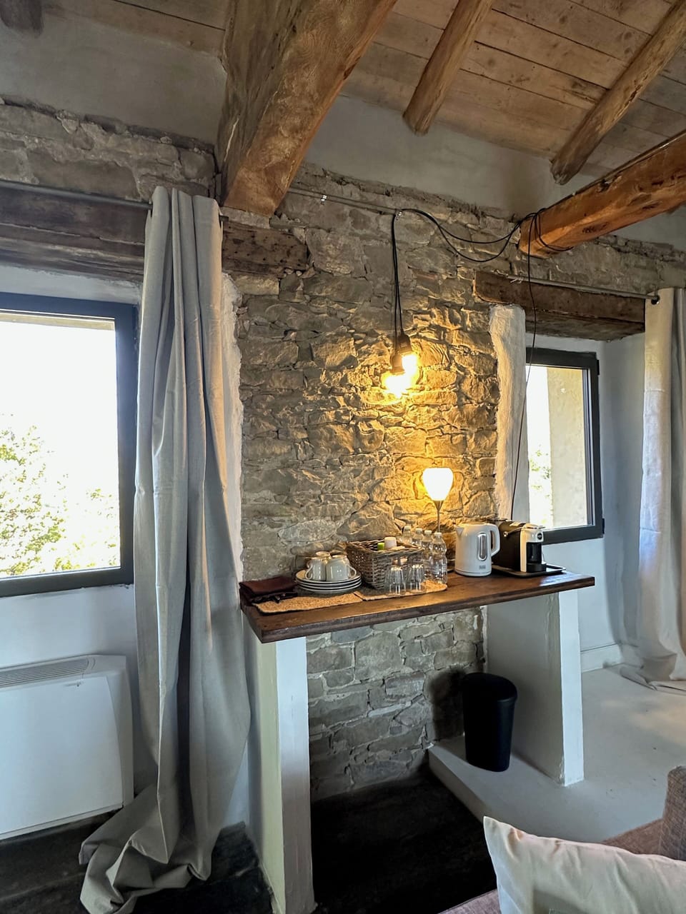 Deluxe Suite, Courtyard View | Interior