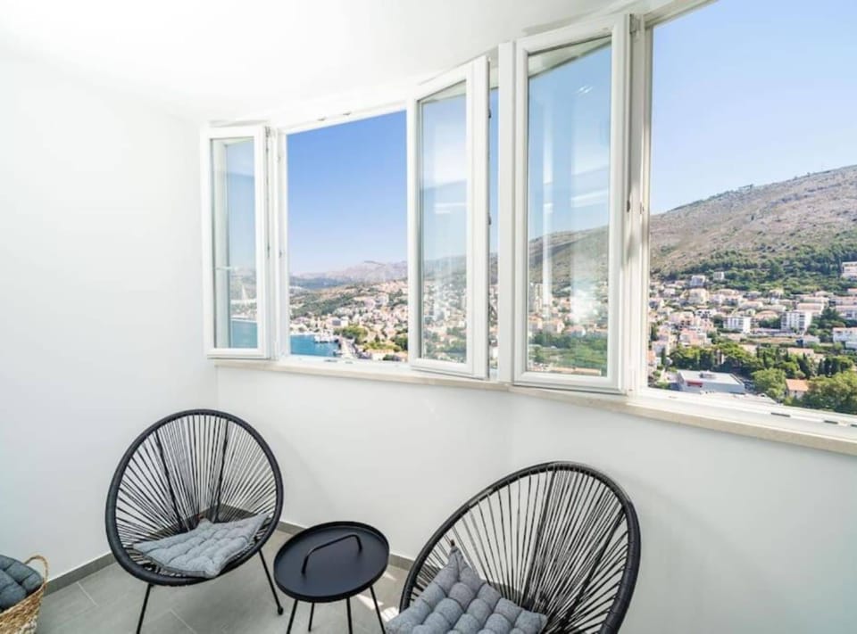 Apartment (One Bedroom Apartment with Balcony) | Balcony