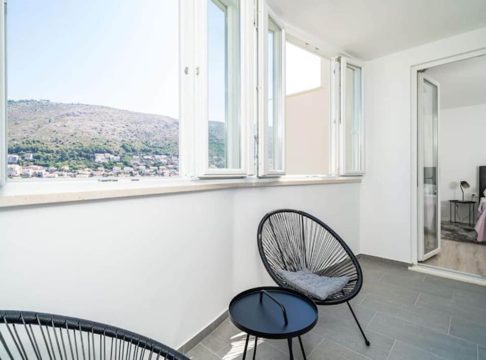Apartment (One Bedroom Apartment with Balcony) | Balcony