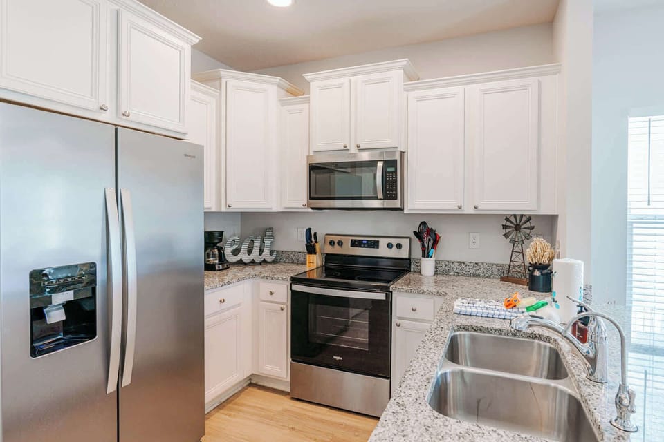 House, Multiple Beds, Patio, Garden View (Shadow Lake Retreat) | Private kitchen