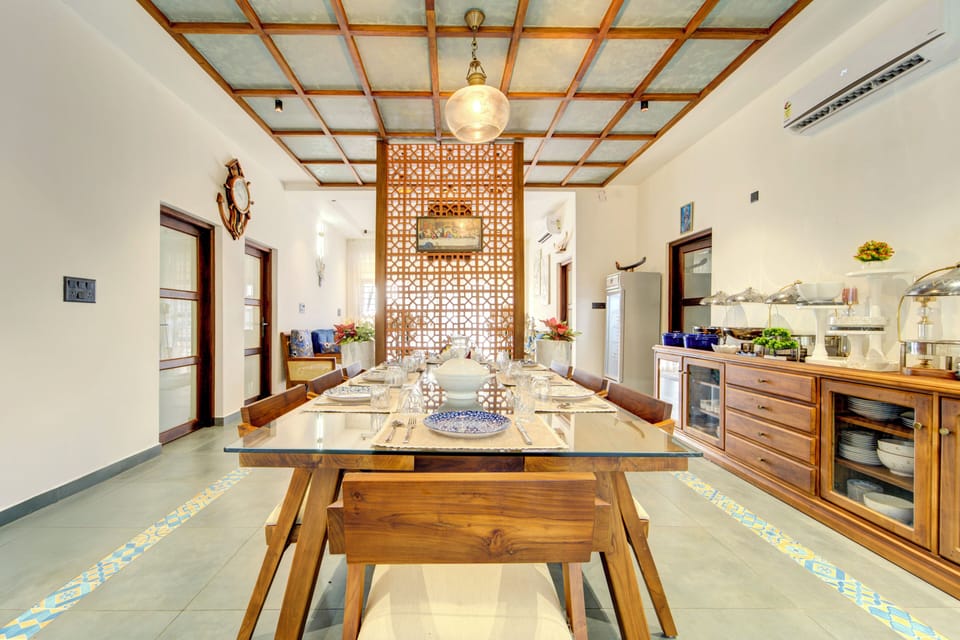 Deluxe Villa | Dining