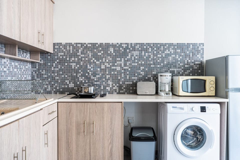 Apartment, 1 Double Bed with Sofa bed, Kitchenette, Sea View | Private kitchenette | Coffee/tea maker, full-size fridge, microwave, stovetop