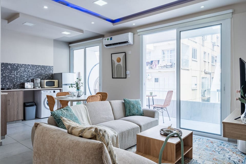Apartment, 1 Double Bed with Sofa bed, Kitchenette, Sea View | Living area | Smart TV, Netflix, streaming services