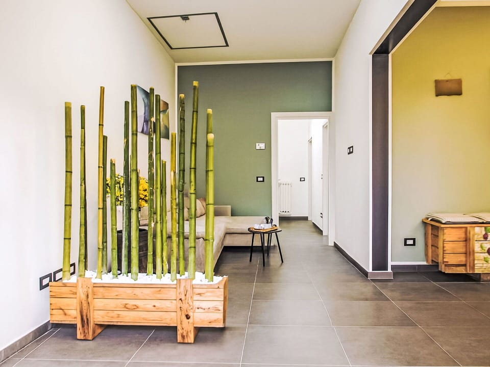 Wood, Flooring, Interior Design, Floor, Furniture, Flowerpot, Houseplant, Hardwood, Wood Stain