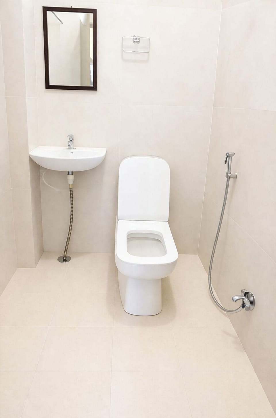 Deluxe Double Room, Lake View | Bathroom | Shower, rainfall showerhead, slippers, bidet