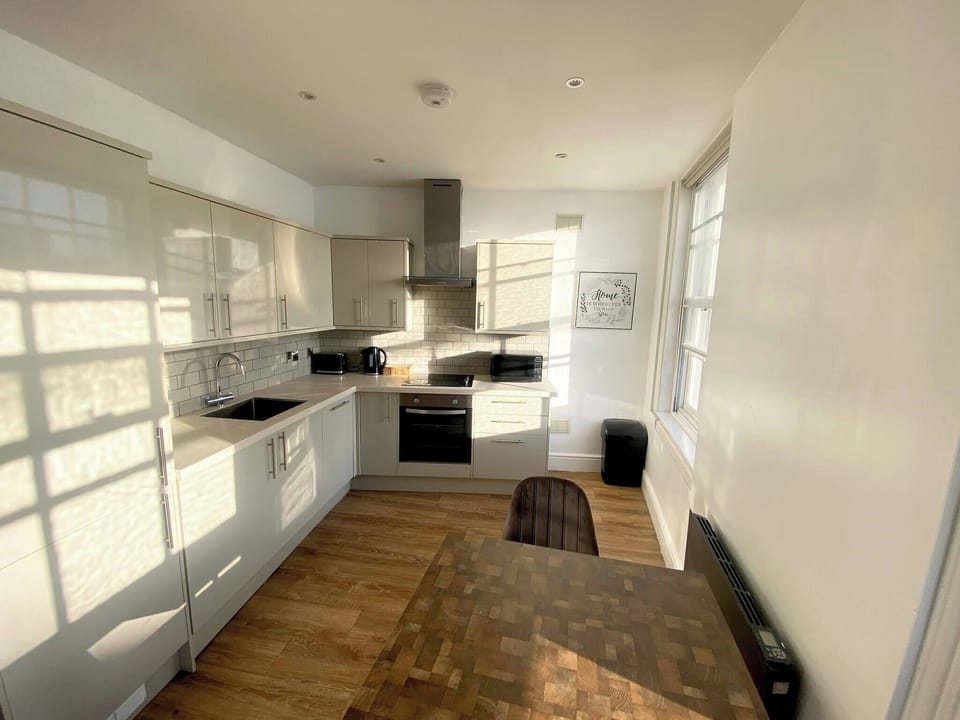 Apartment, 1 Bedroom, City View | Interior