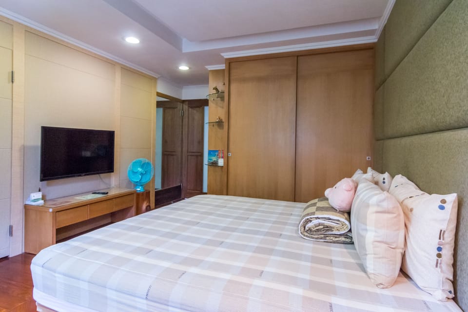 Standard Double Room, 1 Queen Bed | Blackout drapes, free WiFi, bed sheets