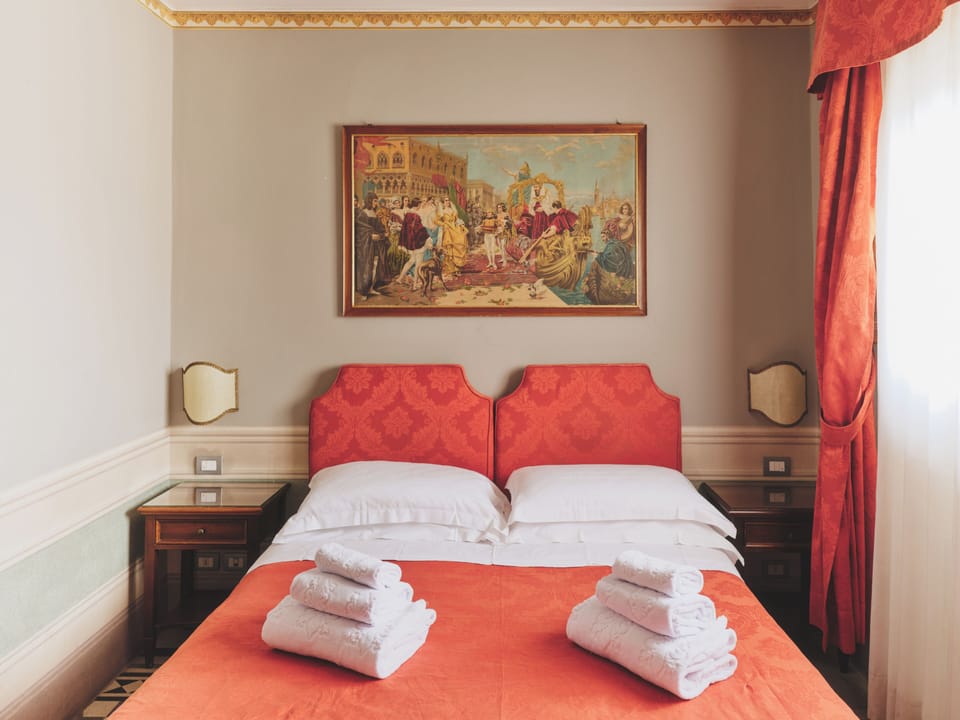 Deluxe Double Room, City View