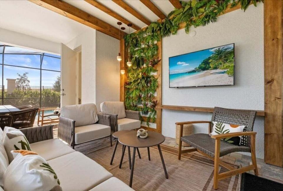 House, Multiple Bedrooms | Living area