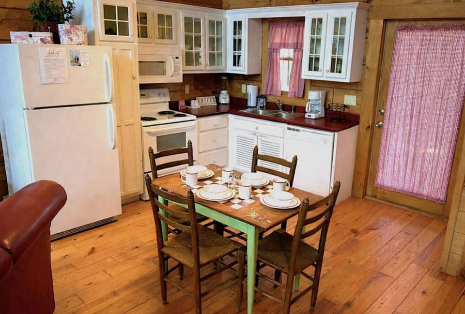 Cabin, 1 Bedroom | Private kitchen | Coffee/tea maker, fridge, oven, toaster
