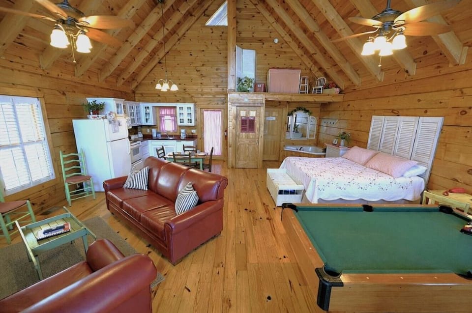 Cabin, 1 Bedroom | Living area | Smart TV