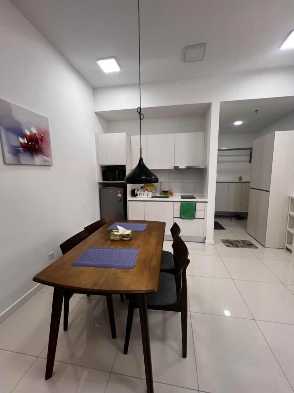 Deluxe Studio, City View | Dining
