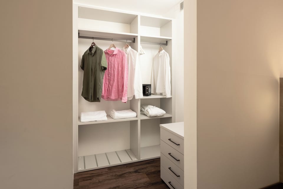 Junior Suite, Balcony | Interior
