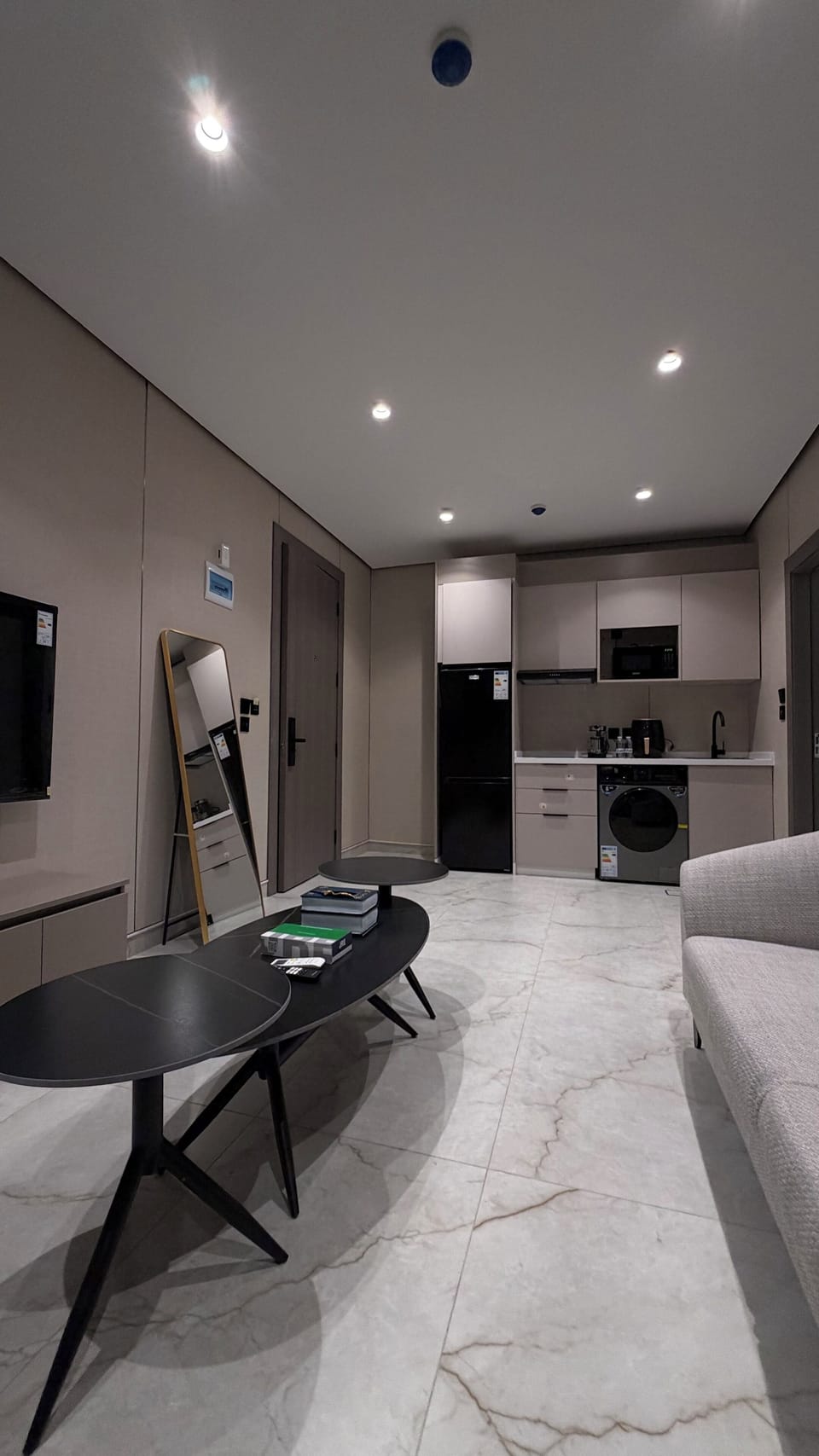 Apartment, 1 Bedroom, Accessible, Smoking | Living room