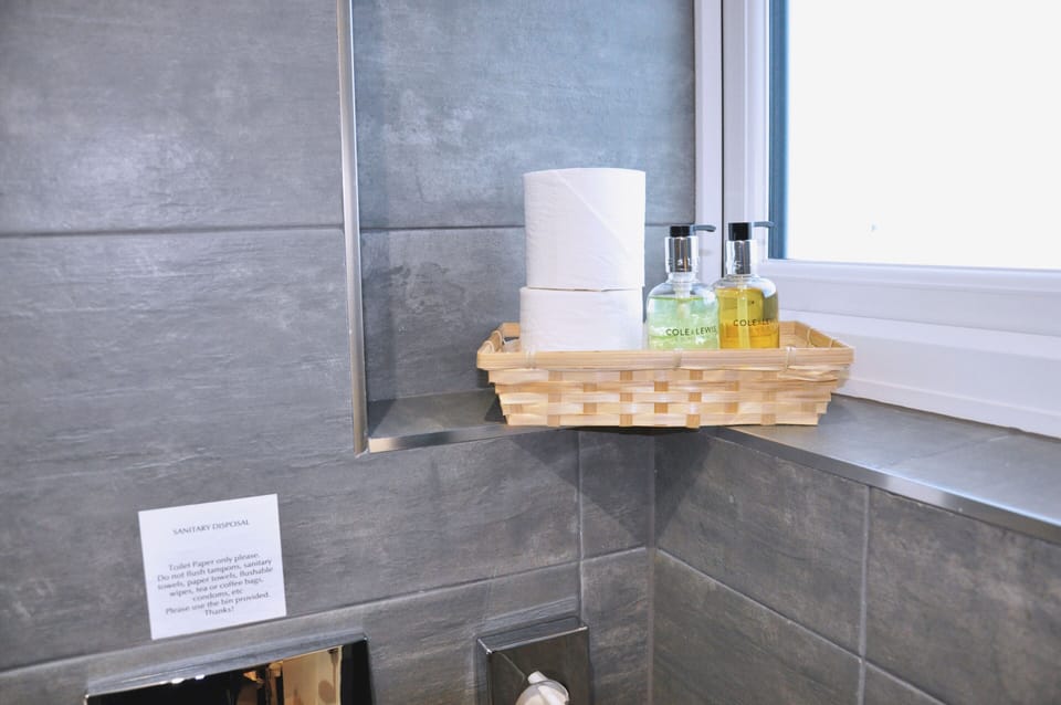 Double Room | Desk, iron/ironing board, WiFi (free)