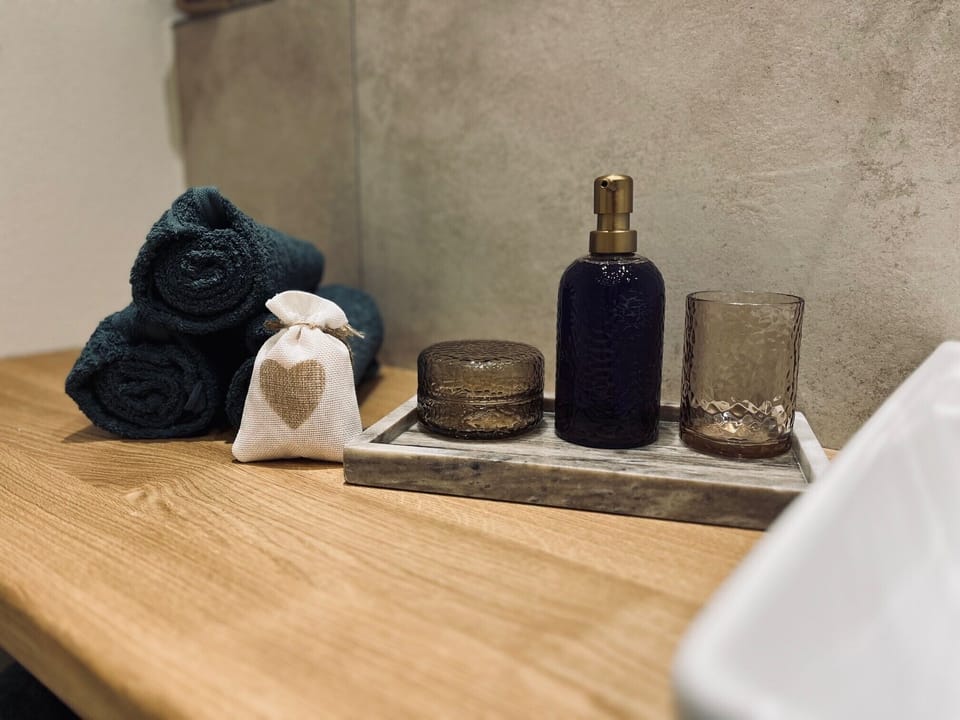 Bathroom amenities