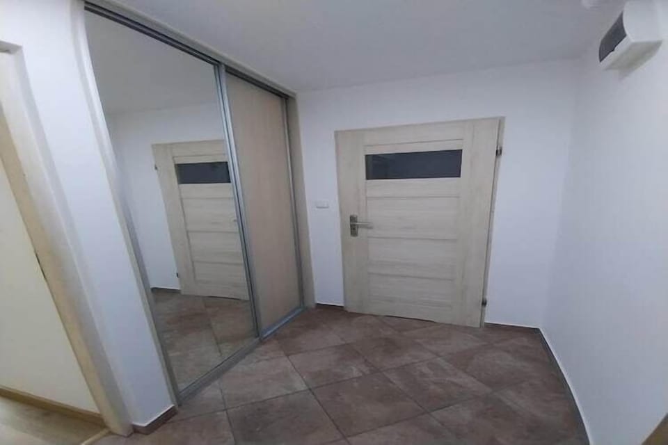 Entrance / Reception