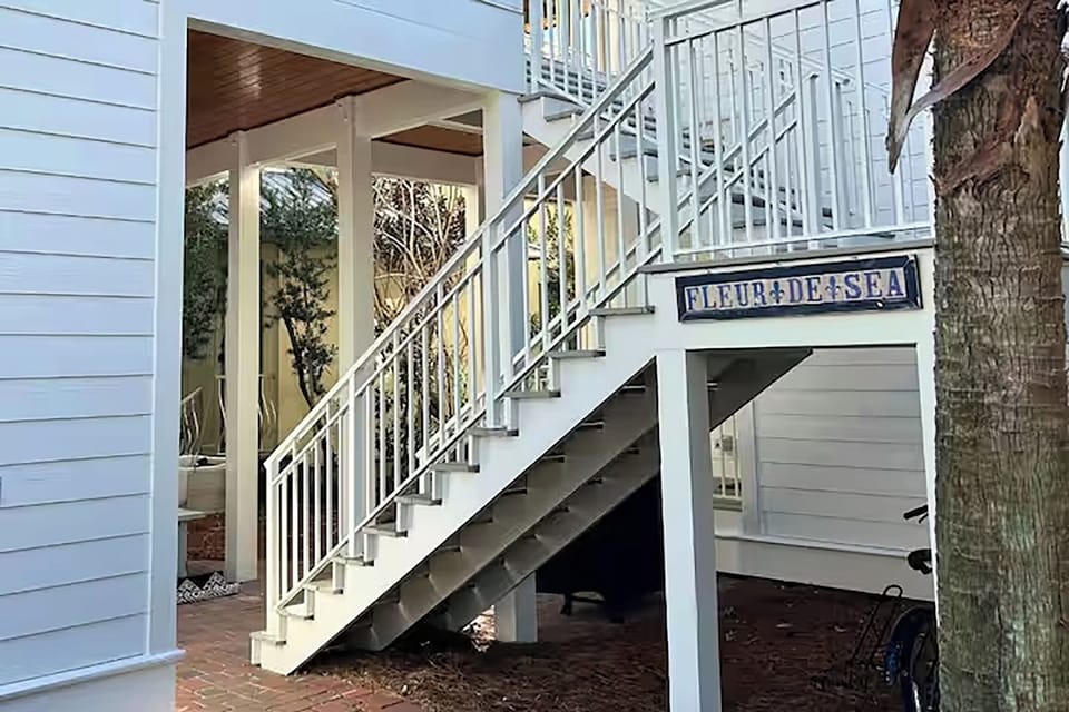 Fleur de Sea - Carriage House