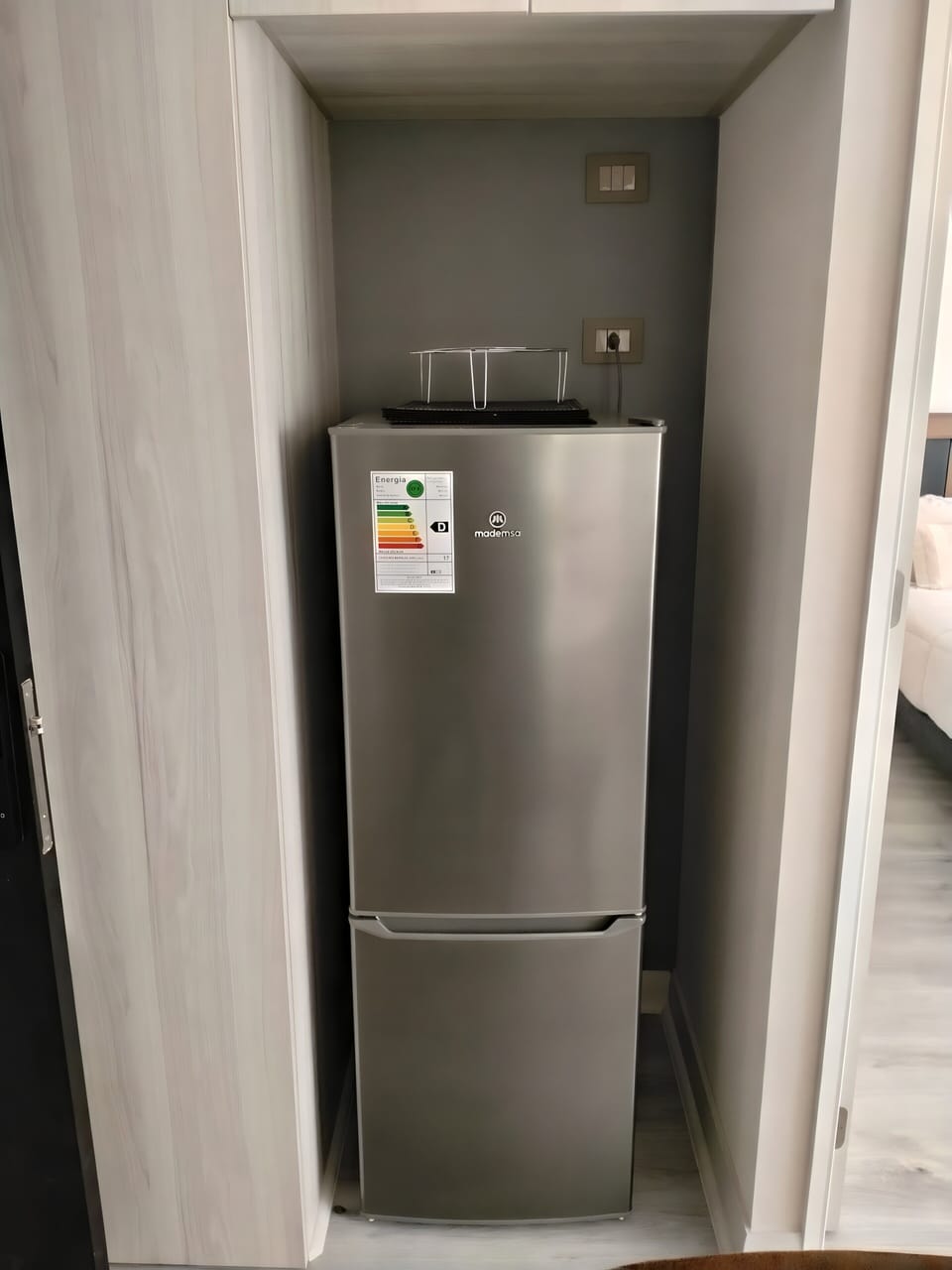 Standard Apartment, 2 Bedrooms | Private kitchen | Fridge, microwave, oven, stovetop