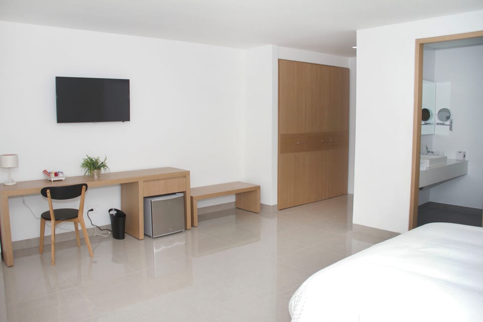 Standard Room | Desk, laptop workspace, free WiFi