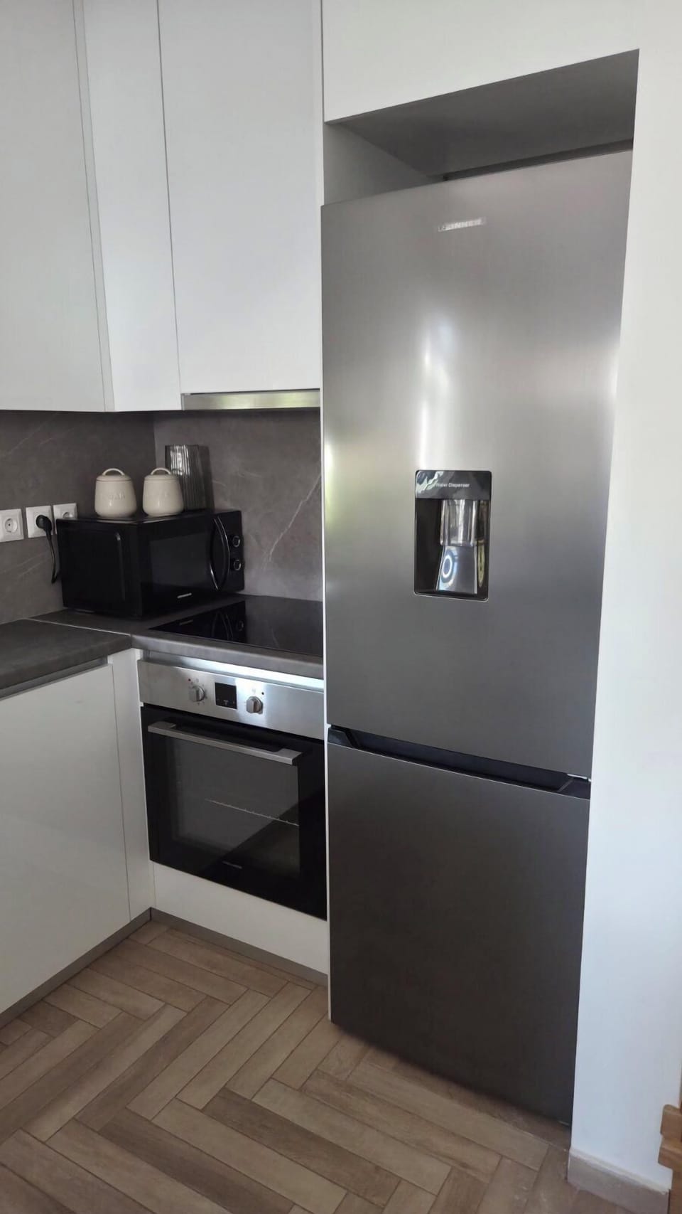 Deluxe Apartment, Garden View | Mini-refrigerator