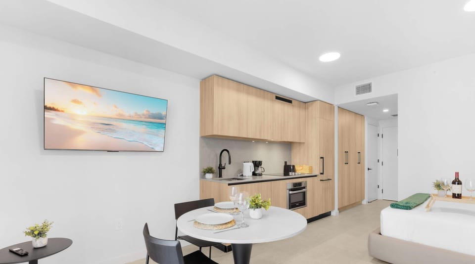 Studio - Dining - Kitchen 