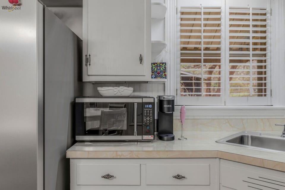 Kitchen | Corner Sink & Window Light