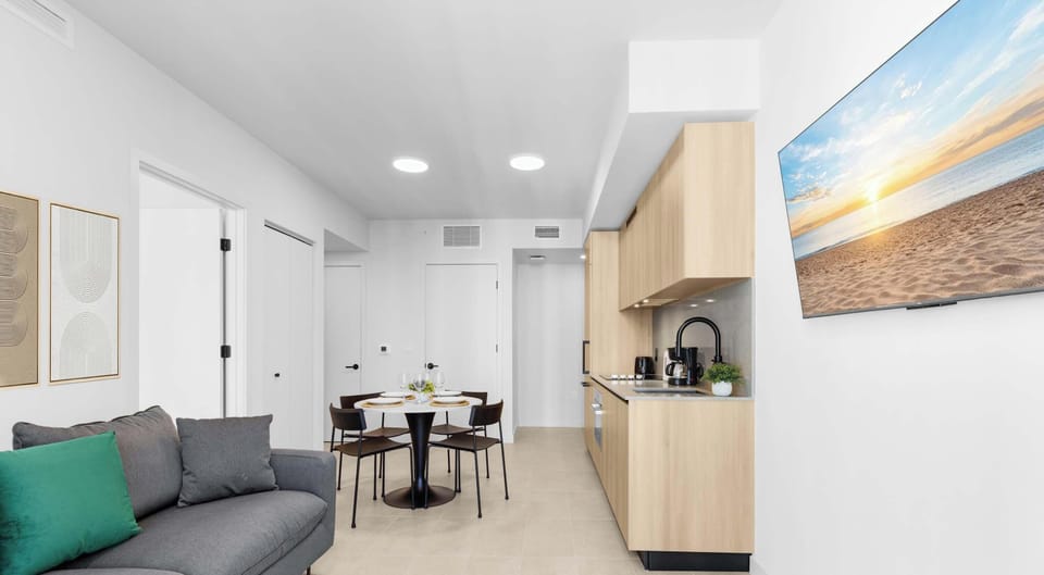 Living room - Kitchen and dining  - Open layout 