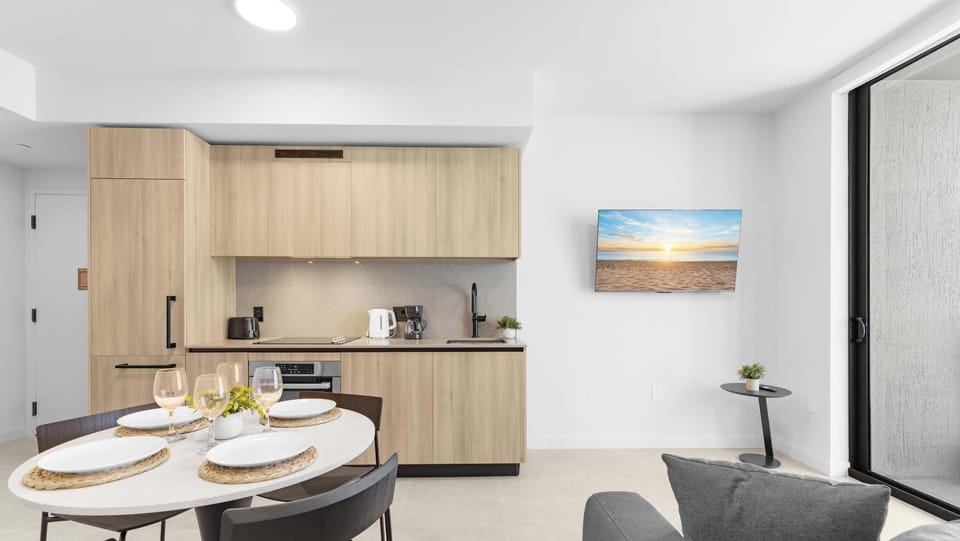 Living room - Kitchen and dining  - Open layout 