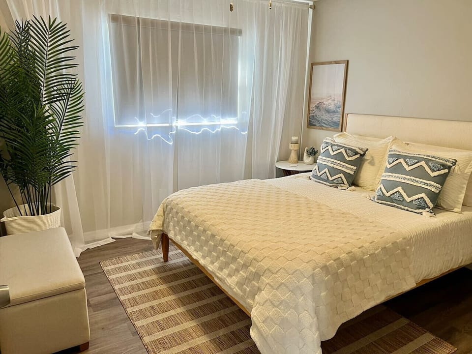 Queen Bedroom