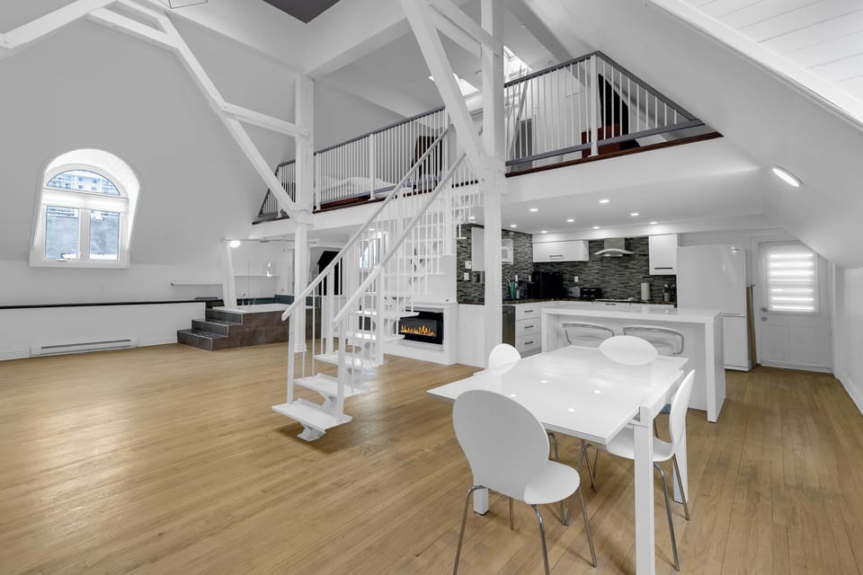 Panoramic Room | Living area | Smart TV